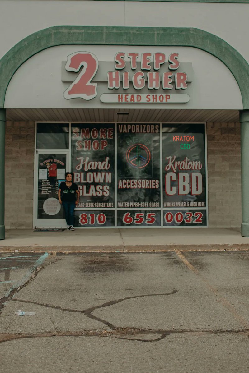 2StepsHigher's tweet photo. FROM ALL OF US AT 2 STEPS HIGHER HAPPY HALLOWEEN🎃 Hope everyone has a safe Halloween and if you are in the Flint area Jen will be passing out candy from 5-7 outside the door..#2stepshigher #2stepshigherflint #2stepshigherwebsite #headshoplife #headshop #headshopsofmichigan https://t.co/6WWcaWRf90