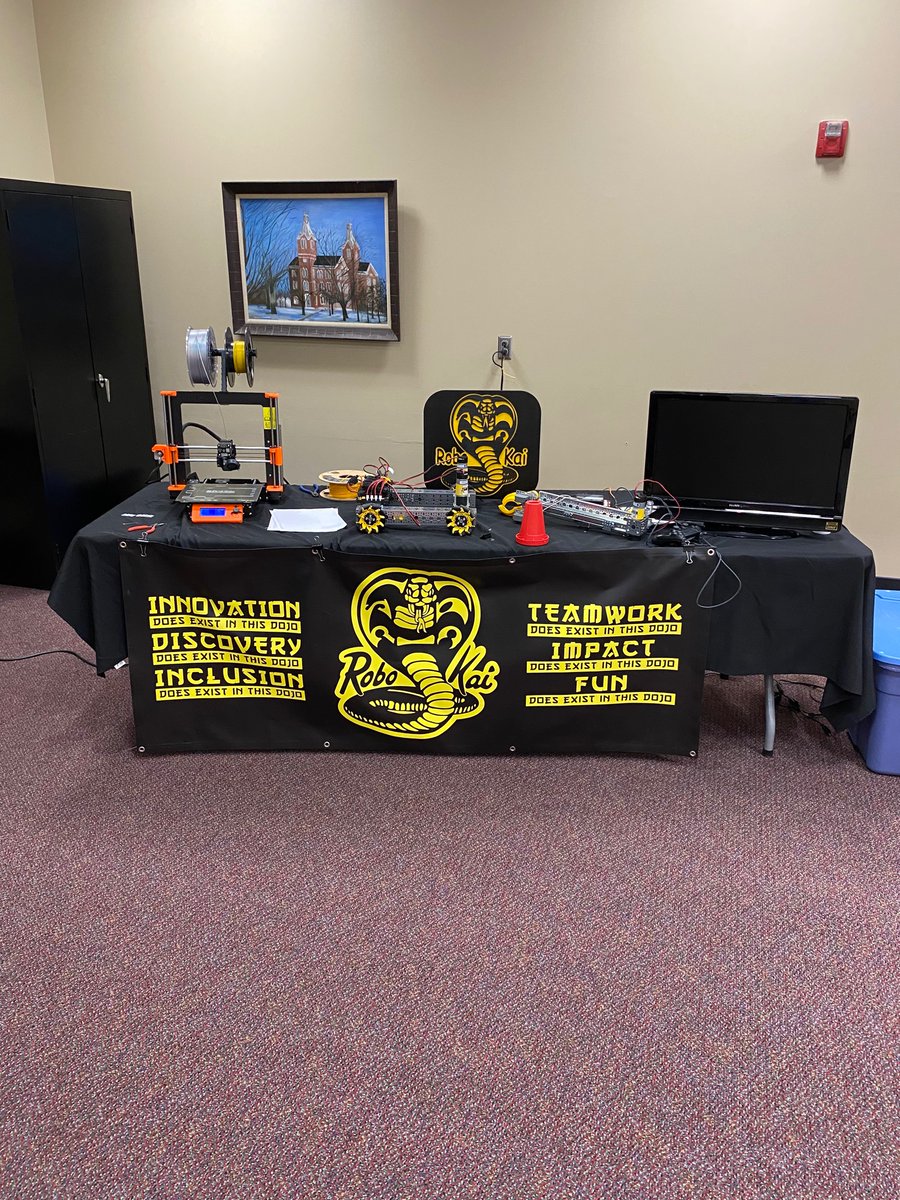 RoboKaiRobotics's tweet image. Thanks to all the families that came to visit us at the @BishopFenwick1 open house! Great to see the potential next generation of our team!!