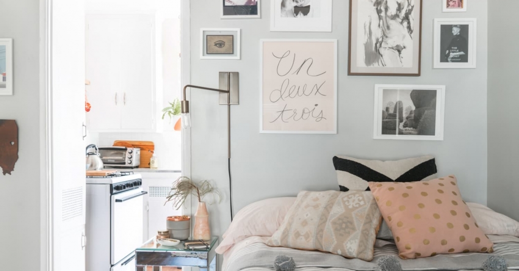 HomeBeautified's tweet photo. The Kinds of Art That Make a Buyer Feel at Home in Your Space, According to Real Estate Experts https://t.co/N1mItkPELV https://t.co/ucv2ESkkRT