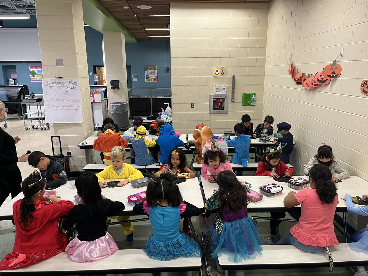 lerner_matthew's tweet photo. Happy Halloween! So many activities today!  #ewpantherpride https://t.co/uPR9IwvEhU