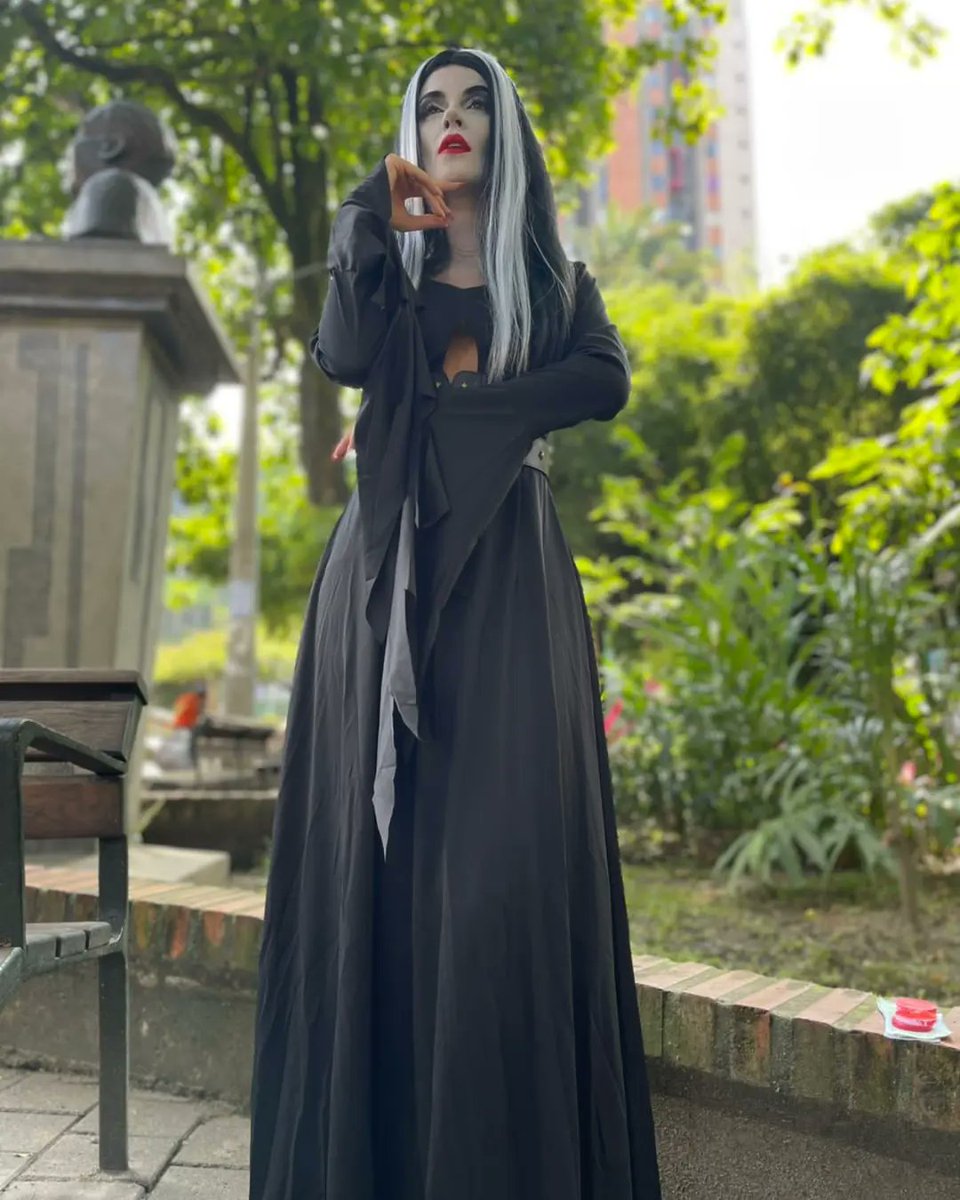 DiaaDiaCaracol's tweet photo. Nuestra @sandracaracol toda una Morticia desde Medellín en nuestro #HalloweenDíaADía 👏🎃🪄🎞️#DíaADíaTuCasa #DíaADía #SandraPosada #Morticia #Halloween https://t.co/KxHII5yWql