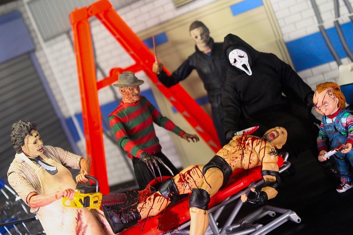 collector_avid's tweet photo. Happy Halloween 🎃 

#Halloween #happyhalloween #neca #wwe #Ghostface #FreddyKrueger #leatherface #chucky #michaelmyers #wrestlingfigurephotography #Mattel https://t.co/dIYNj4Z9NN