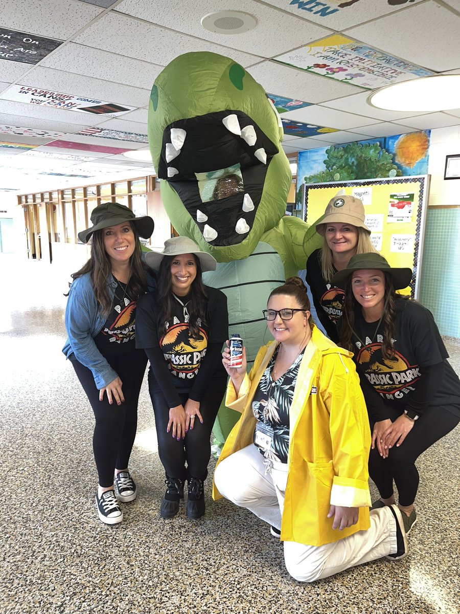Happy Halloween from <a href="/SachemWaverly/">Waverly Ave Elementary</a> 👻🎃🦖