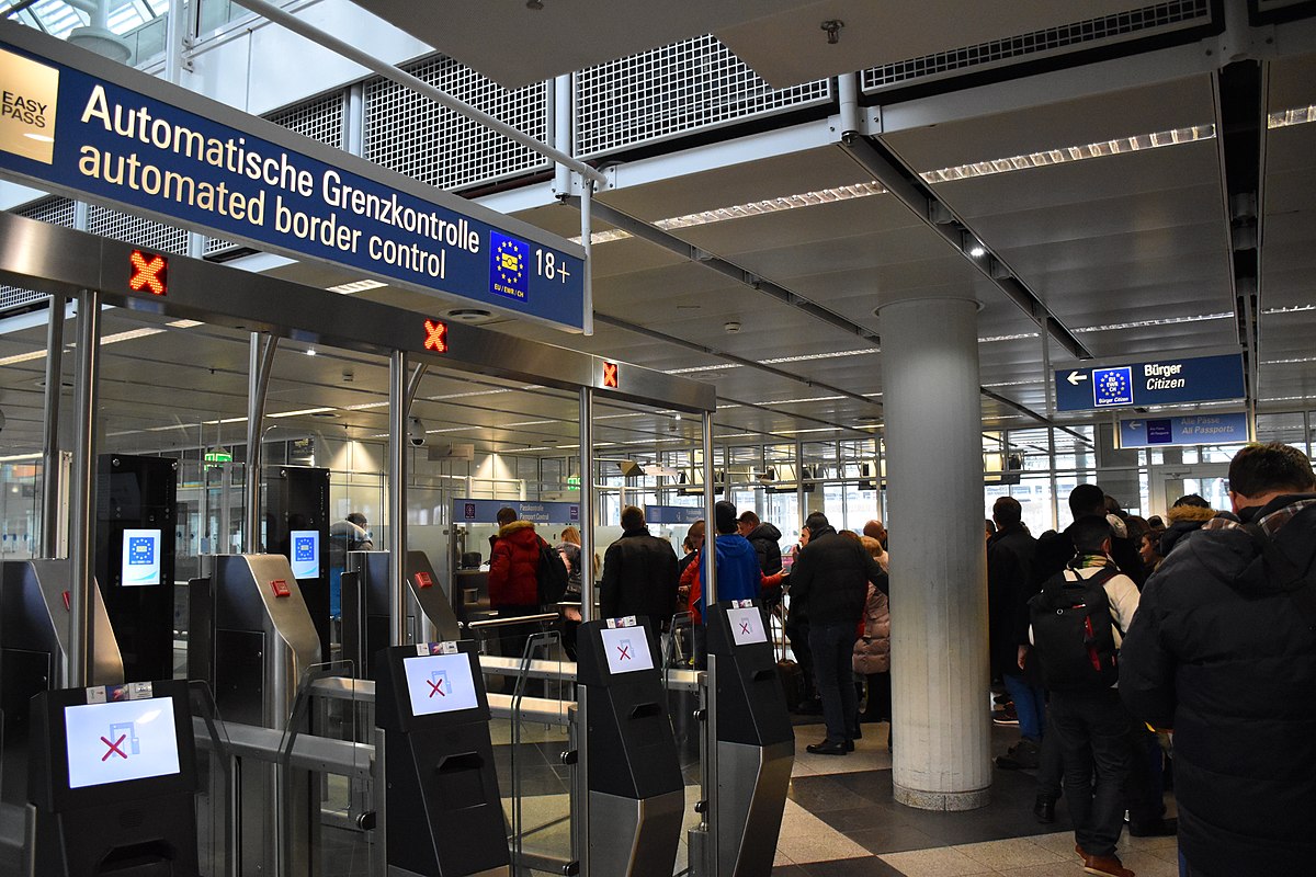 New blog! 

Contesting Border AI: Applying the Guidance Ethics Approach as a Responsible Design Lens

<a href="/KLaFors/">K. La Fors</a> &amp; @Fran_Meissner <a href="/utwentedcc/">@University of Twente - Digital Competence Centre</a> introduce their recent work on the need for human-centered AI and trustworthy systems for border control.

bit.ly/3zwBVsi