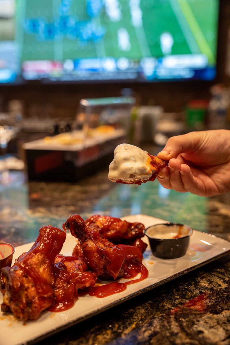 guysdckitchen's tweet photo. Game day deserves DC Mumbo Wings ๐๐คค #guysdckitchen #sportsbar #DC https://t.co/avKaYCqy9w