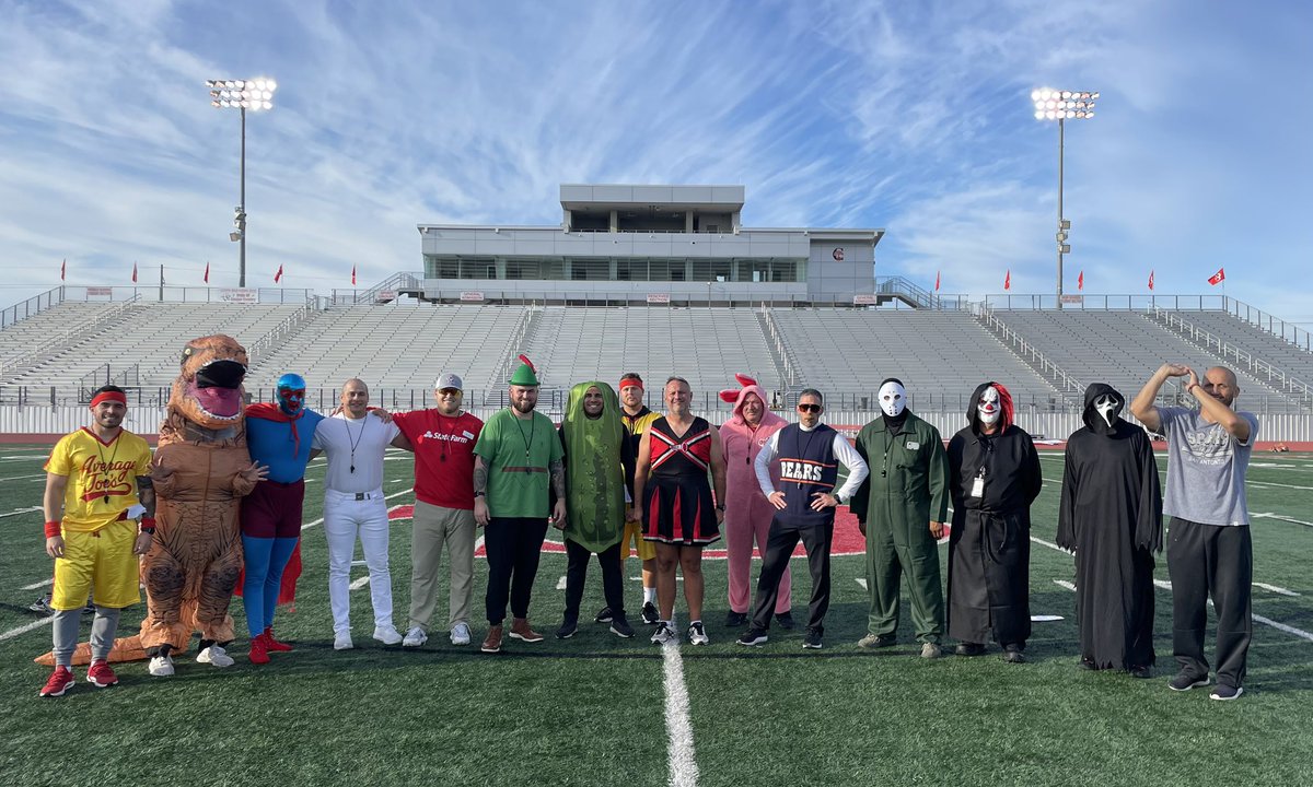 CoachTBush's tweet photo. I was unable to make it out to practice this morning…but huge shoutout to Coach Ditka for stepping in and taking the lead!! Happy Halloween from @Canyon_Football‼️
#UnityIsTheSecret
#WorkHardPlayHard https://t.co/vgEFvTwvBC