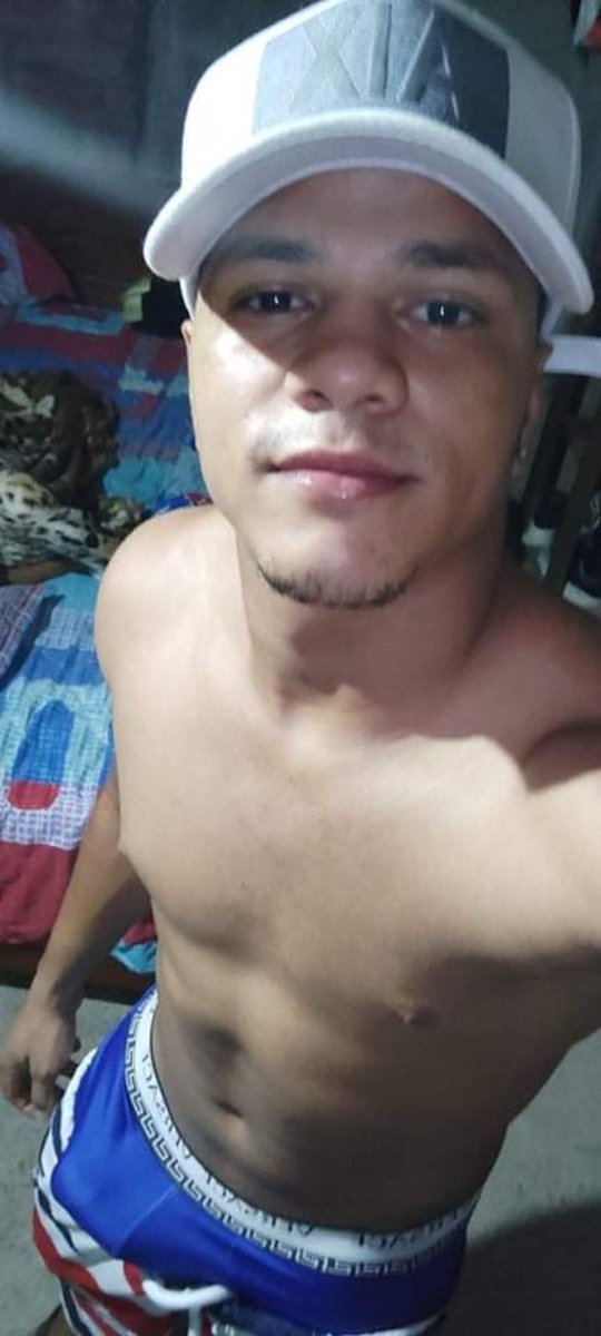 HeterosHot17's tweet photo. Hetero engañado, rt si quieres ver su contenido o manda md 🔥 🥵. 
Comenta que hetero te gustaría ver 😈🔥 https://t.co/bJcWFdmNNX