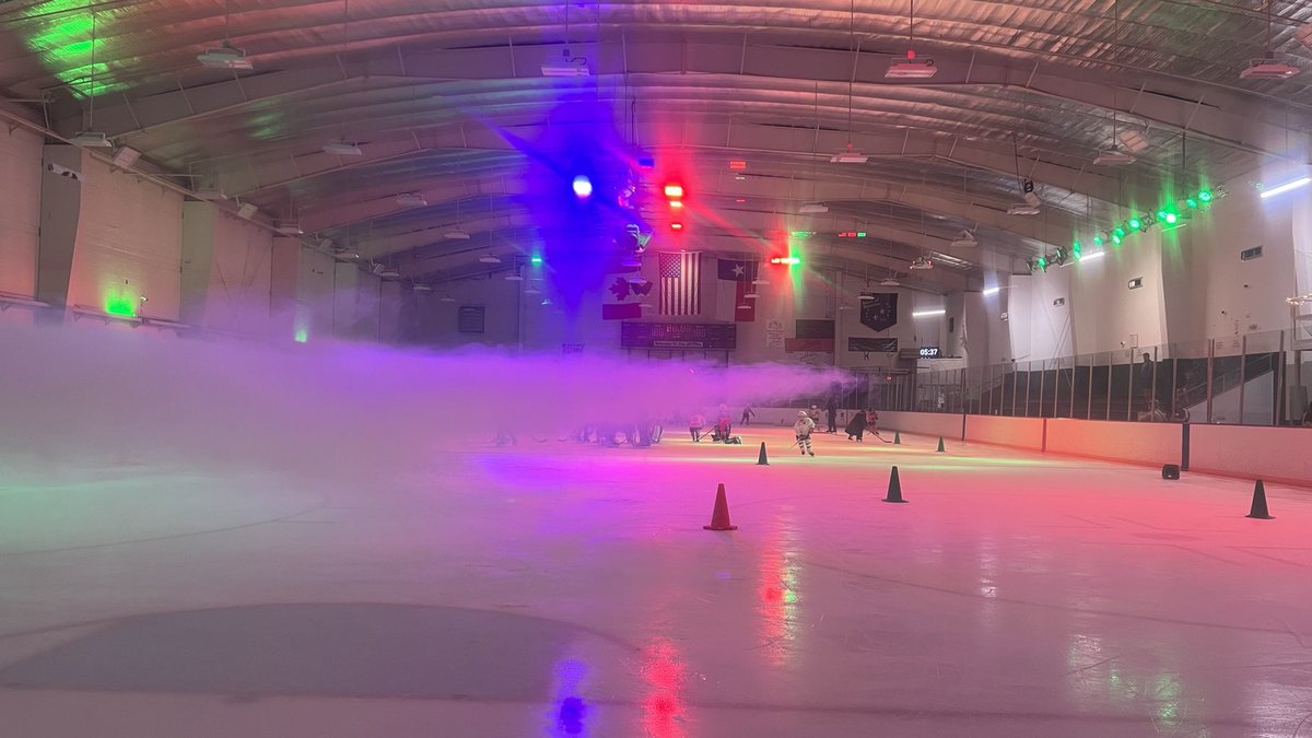 AerodromeIce's tweet photo. β¦and some photos from the 8U Halloween practice. How cool is that? #icehockey #coolfun #Halloween https://t.co/hItV868hqC