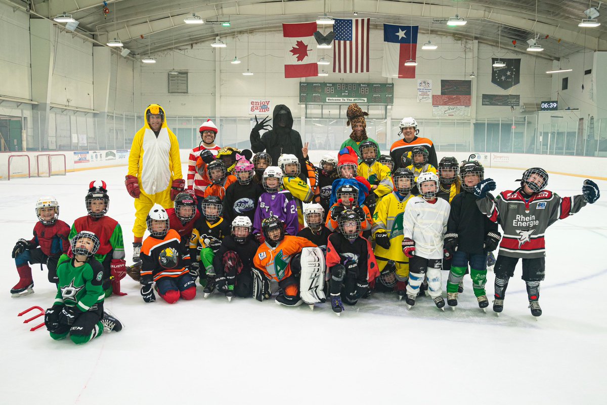 AerodromeIce's tweet photo. β¦and some photos from the 8U Halloween practice. How cool is that? #icehockey #coolfun #Halloween https://t.co/hItV868hqC