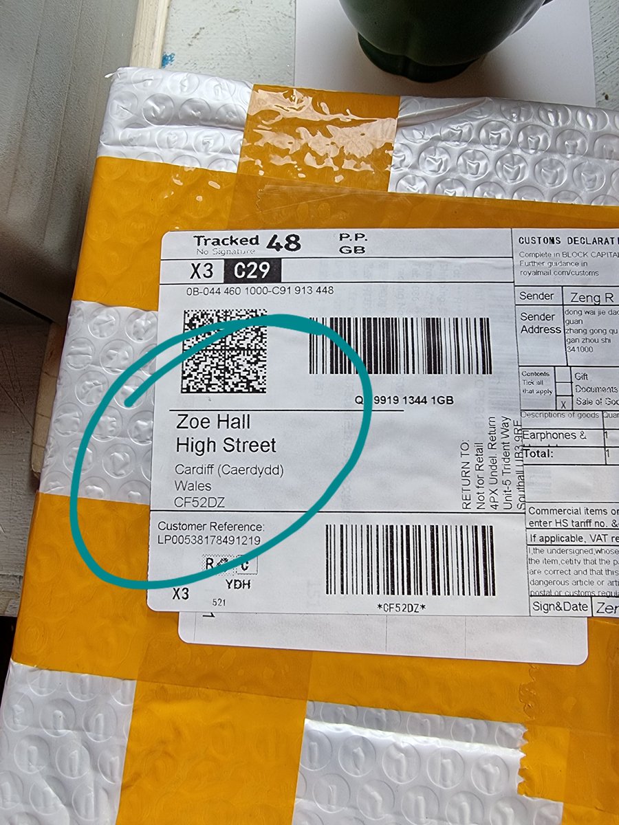 I know <a href="/RoyalMail/">Royal Mail</a> get a bit of stick now and again but blyme this is amazing service from Postman Pav (our Polish postie) ..Thank you.