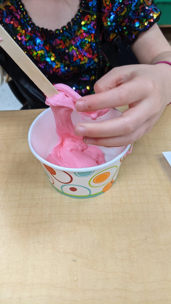 JSPSLibrary's tweet image. Chemistry in grade 1-2 classes! Slime away!