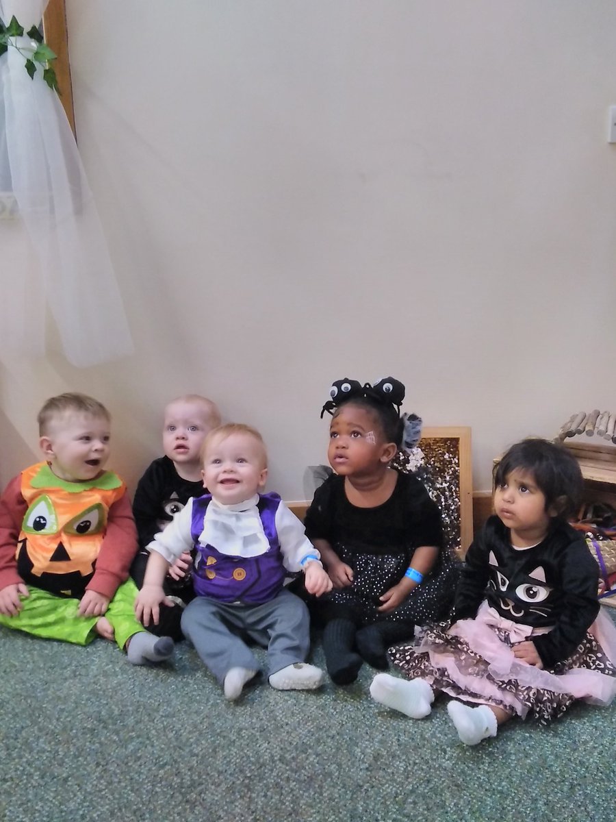 ashbridgebabies's tweet photo. Happy Halloween from Tiddlers and tadpoles! #EYFS #Halloween2022 #babyunit https://t.co/hwXrep8wq8