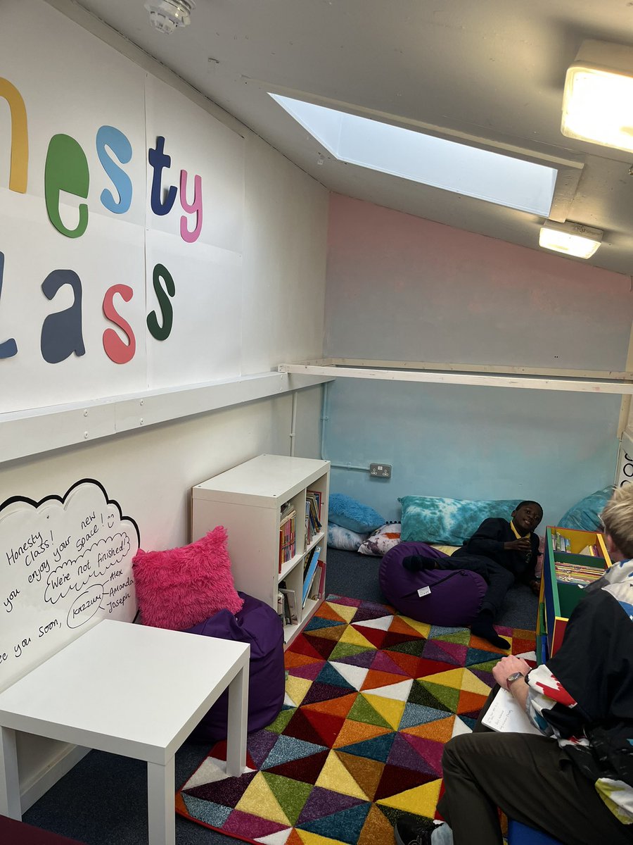 BeormundSchool's tweet photo. We are already loving the transformation of both spaces @KazzumArts What a great welcome back #excitingtimes #art #emotional #regulation #ceativity #SEMH #SEND #thankyou #traumainformedspaces #feelingsafe #belonging #renovation https://t.co/RprY5p9KRF