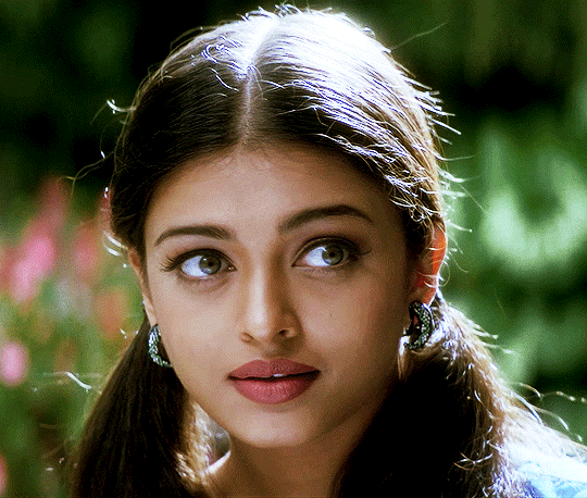 Aishwarya Rai Bachchan's unseen photo from her Miss World days is too hot  to miss