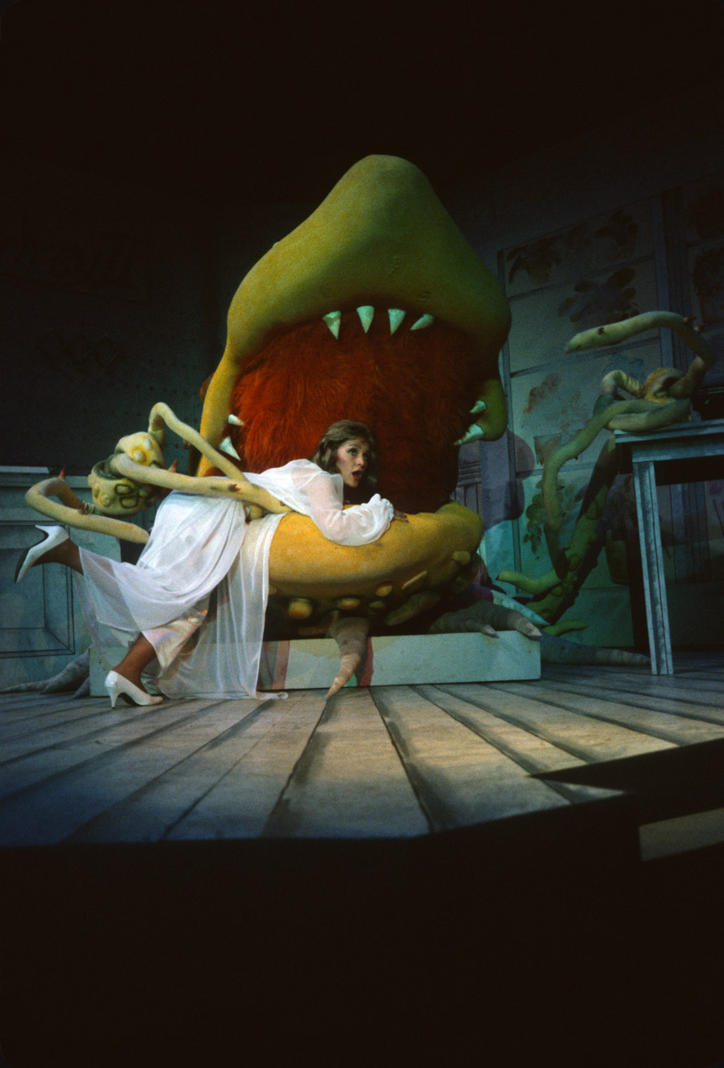 Happy Halloween from Salem State Theatre! Take a SpoOoOoky look back at some of our spine-tingling productions over the years on our Facebook page: facebook.com/SSUTheatreSpee…
 🎃💀😈👻🧙‍♀️