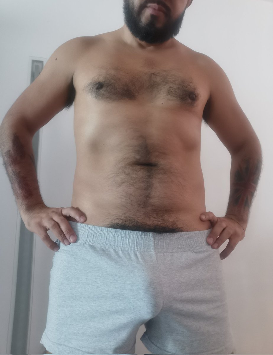 PeludoBarbon's tweet photo. Seguimos de #PornOffice!!

Les presumo mi uniforme de #PornOffice 🩳🍆 en LUNES!! 

#MorboEntreHombres 👥
#SiganElHilo 🧵 https://t.co/SwDtAUibMS