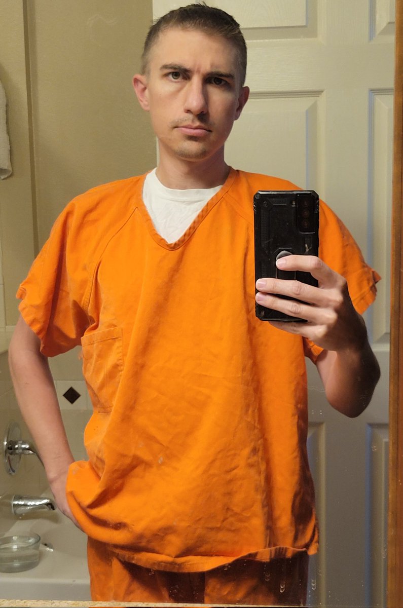 BoJailed's tweet photo. Everyone else: "nice costume, happy Halloween." 

Me: "It's Halloween?" https://t.co/GijKcaqH63