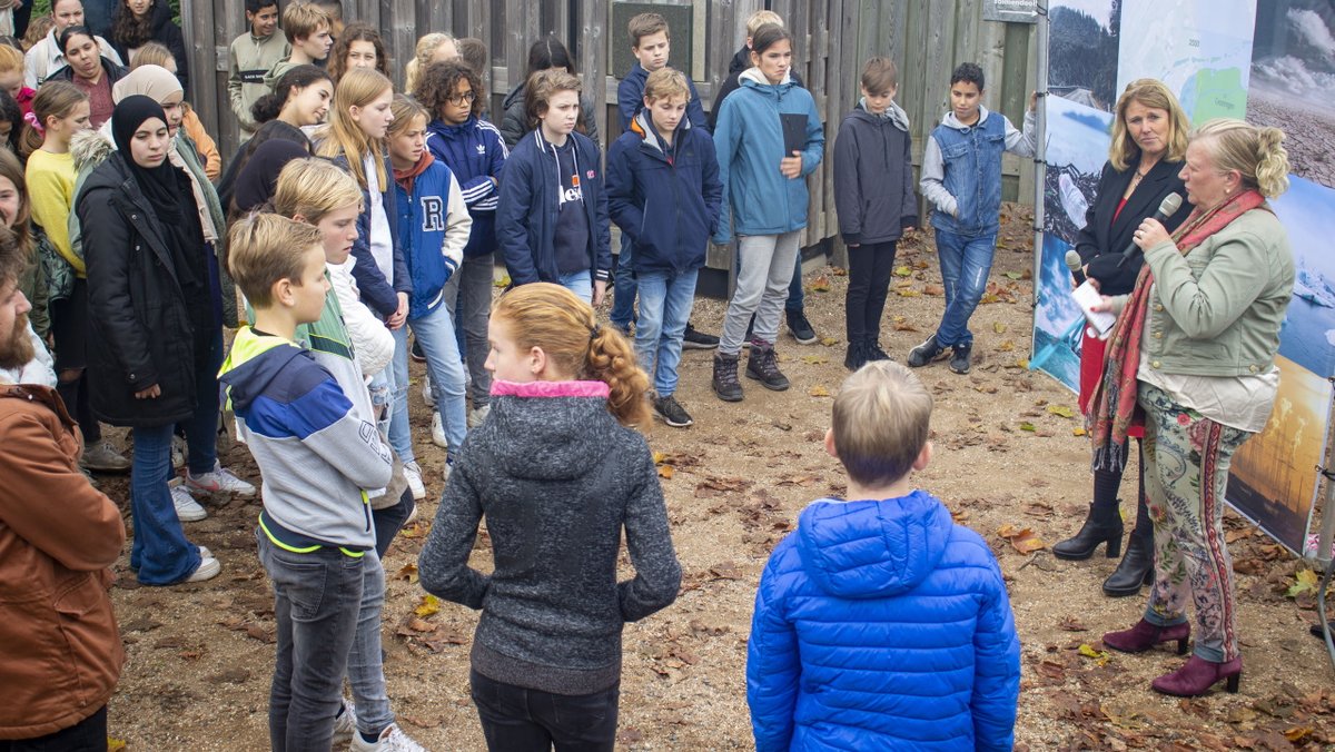 GeoFort's tweet photo. GeoFort opent nieuwe klimaatspellen tijdens Klimaatweek! Science center gaat na 10 jaar nieuwe fase in en richt zich op de toekomst van de aarde. https://t.co/aqvGodMHCB
#klimaatweek #nkw2022 #geofort #klimaatverandering https://t.co/aY58kKpMgd
