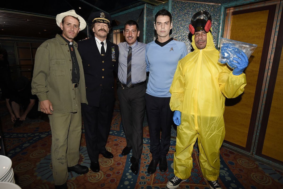 NKOTB's tweet photo. Have a spooky Halloween, Blockheads! Wishing you all treats and no tricks tonight 🤖❤️ https://t.co/0Qafkd1per