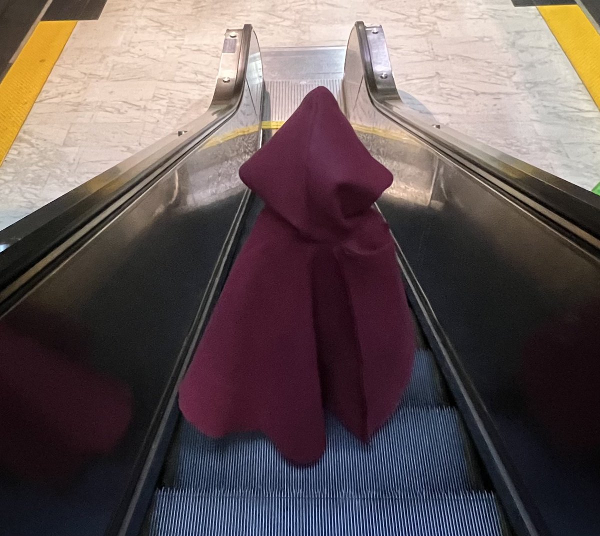 🎶 Little dead are out in droves 🎶
🎶 I remember Halloween 🎶