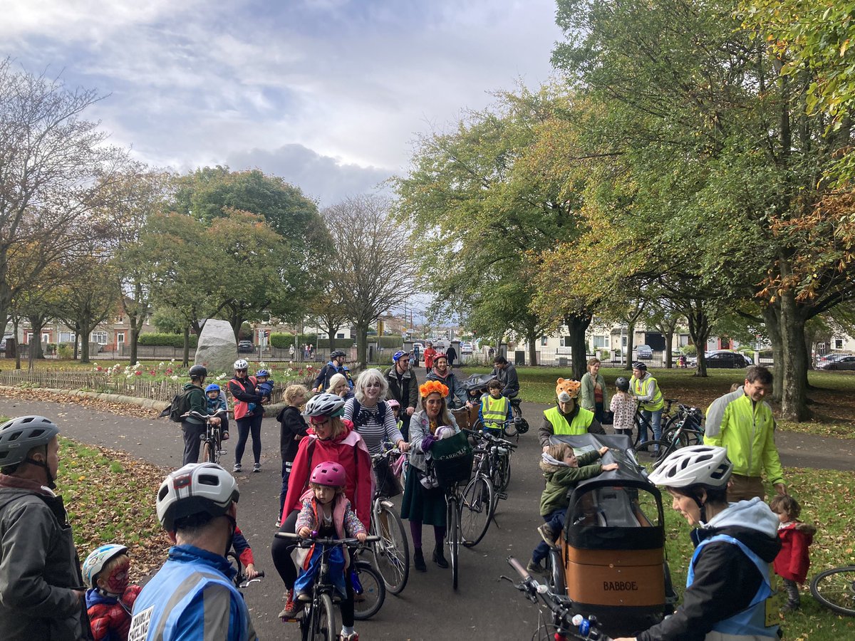 CrumlinCycles's tweet photo. 🎃 Happy Halloween to all the Crumlin Community Fright-Cyclists tonight, Trick or Treat! 💀

Some scary houses out there…

Devi-lish, Kil-scare, Flay-lin and Arm-aaaaagh! Roads…

Who will be the winner??? https://t.co/WAj2vlOLzi
