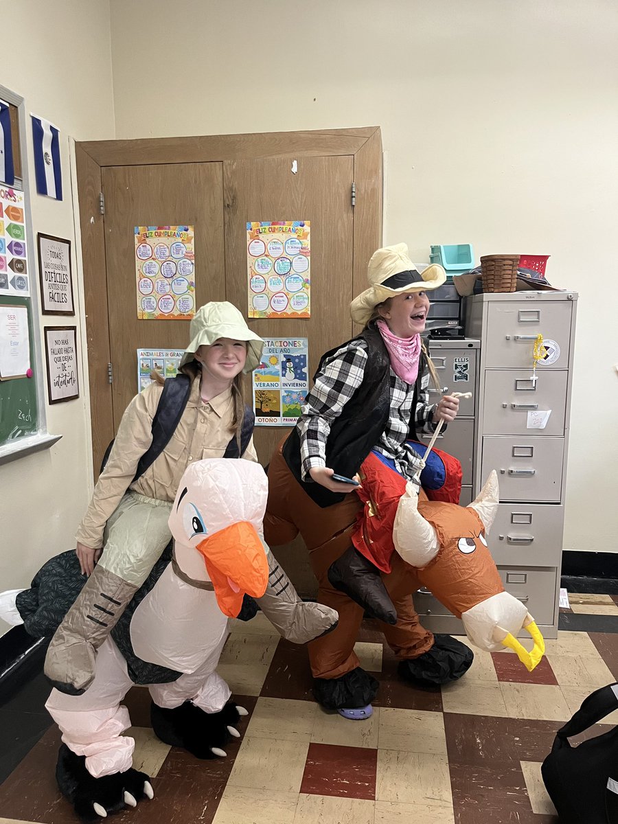 Saratogacchs's tweet photo. Happy Halloween from Saratoga Central Catholic! https://t.co/funqh1BOyF