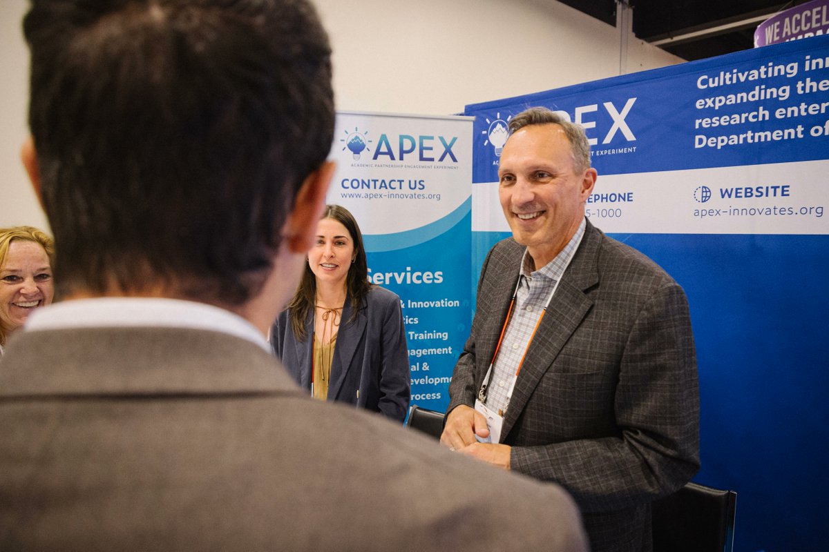 VertxPartners's tweet photo. Last month, the Vertx Partners team attended the 2022 Defense TechConnect Innovation &amp; Summit Expo in Washington, D.C.

It was fantastic seeing the most innovative businesses and entrepreneurs come together to share ideas, compete in competitions, &amp; network with one another. https://t.co/i5vs4AkeoE