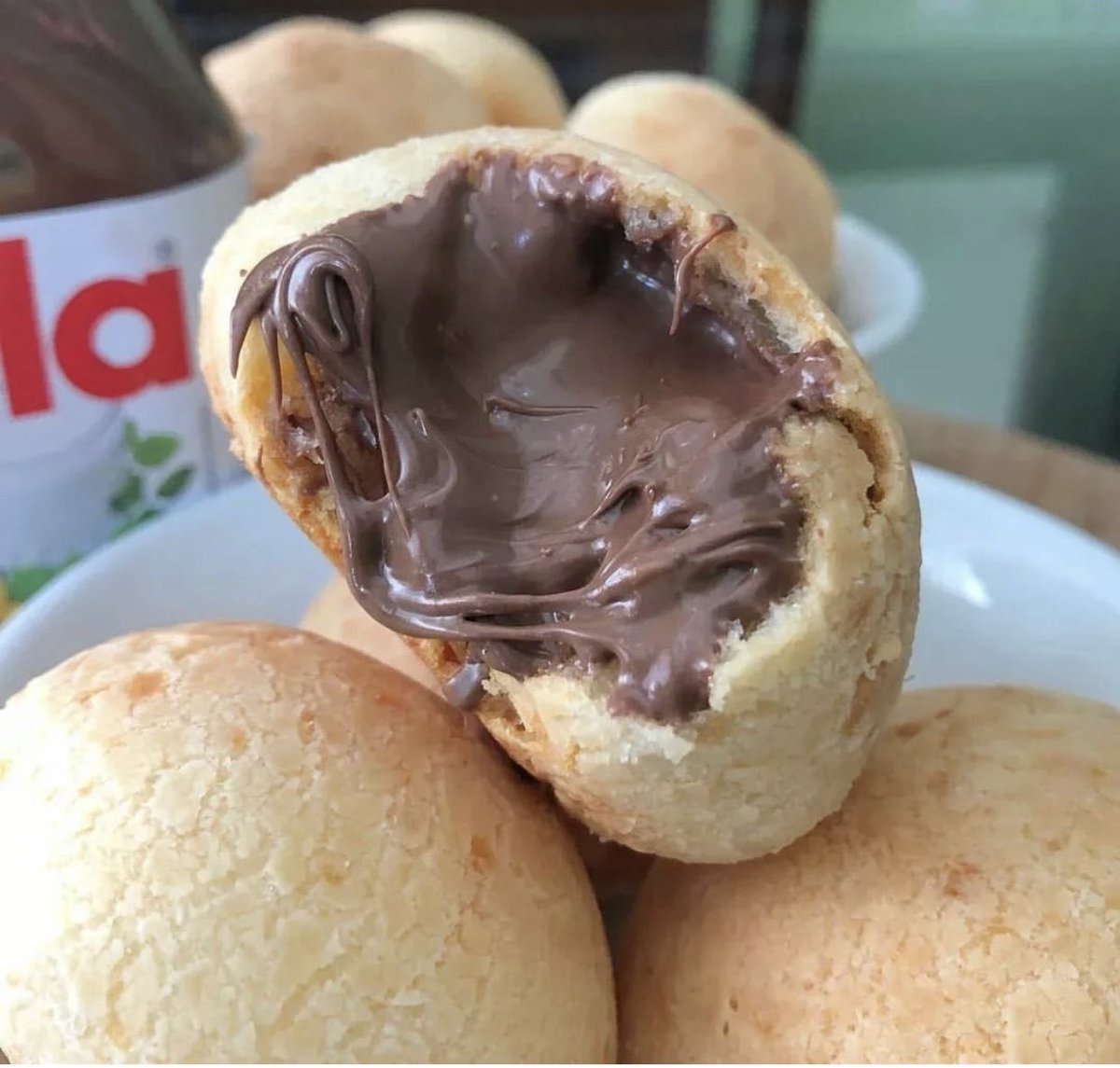 PÃO DE QUEIJO RECHEADO DE NUTELLA

📸: Reprodução