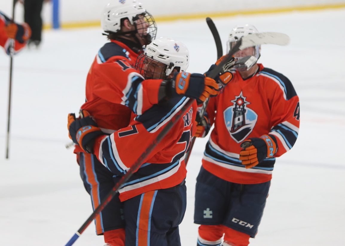 USPHL's tweet photo. #NCDC at #FallBeantown: The @islandershc just came off the ice from a 4-3 regulation win against the P.A.L. Jr. Islanders. Check out these snaps from the 🦇 Halloween 🎃 morning game. Part I Of II

📸: Joshua Boyd / USPHL https://t.co/KvMqN5kR2D