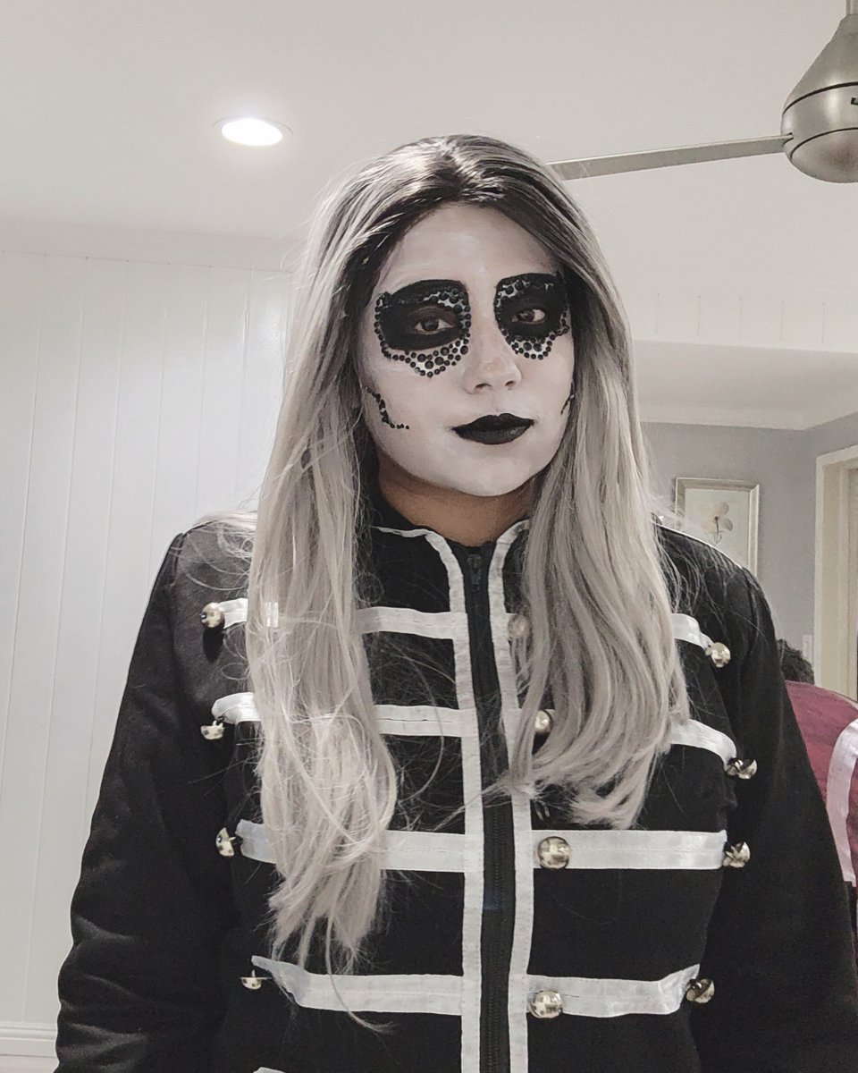 stefanyvg8's tweet photo. @AltPress Yes! #MCR #Halloween https://t.co/r443exg2C2