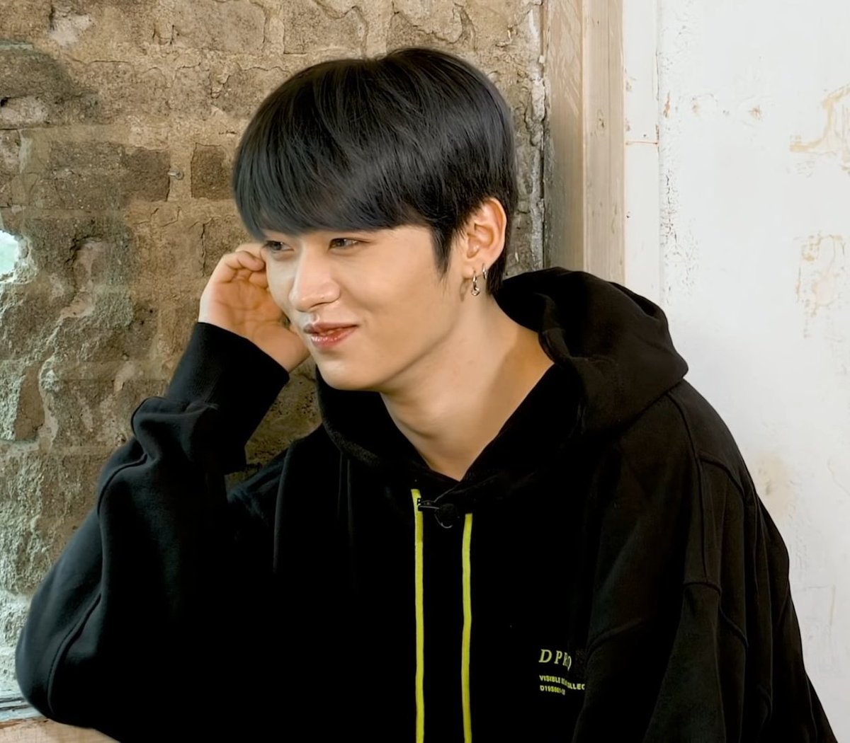 Lee_Saber9's tweet photo. Fotito de Lee know mirando a Jisung<3

I vote #Straykids for worldwide fans choice Top 10 #MAMAVOTE https://t.co/dwTzHUH11D