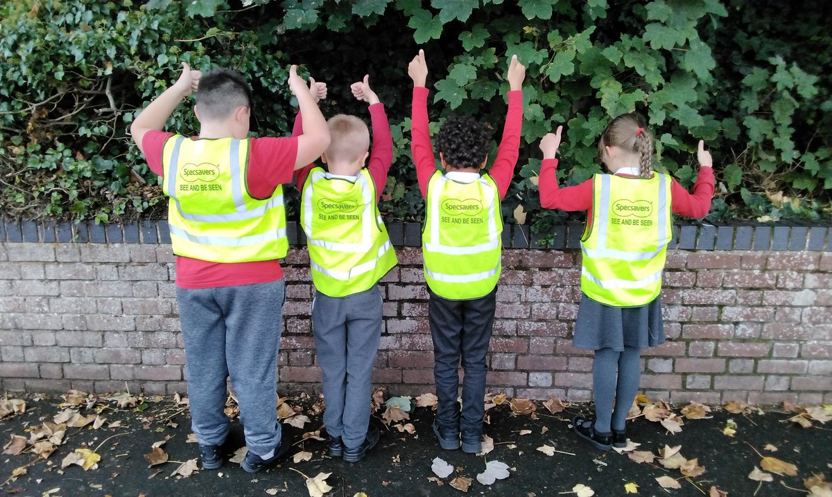 Back to School 🦺🚸 As the days are getting darker we cannot wait to use our new hi-vis vests that were kindly donated by @Specsavers Bromley😊! We have some amazing trips planned for this half term and these will ensure that our children are visible & safe when out and about💚