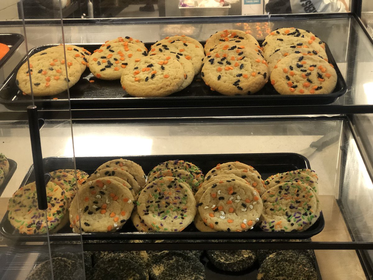 DuquesneDining's tweet photo. Happy Halloween! Stop by Hogan for a scary good lunch 🎃

#duquesne #duquesneuniversity https://t.co/oE3DAmcT9F