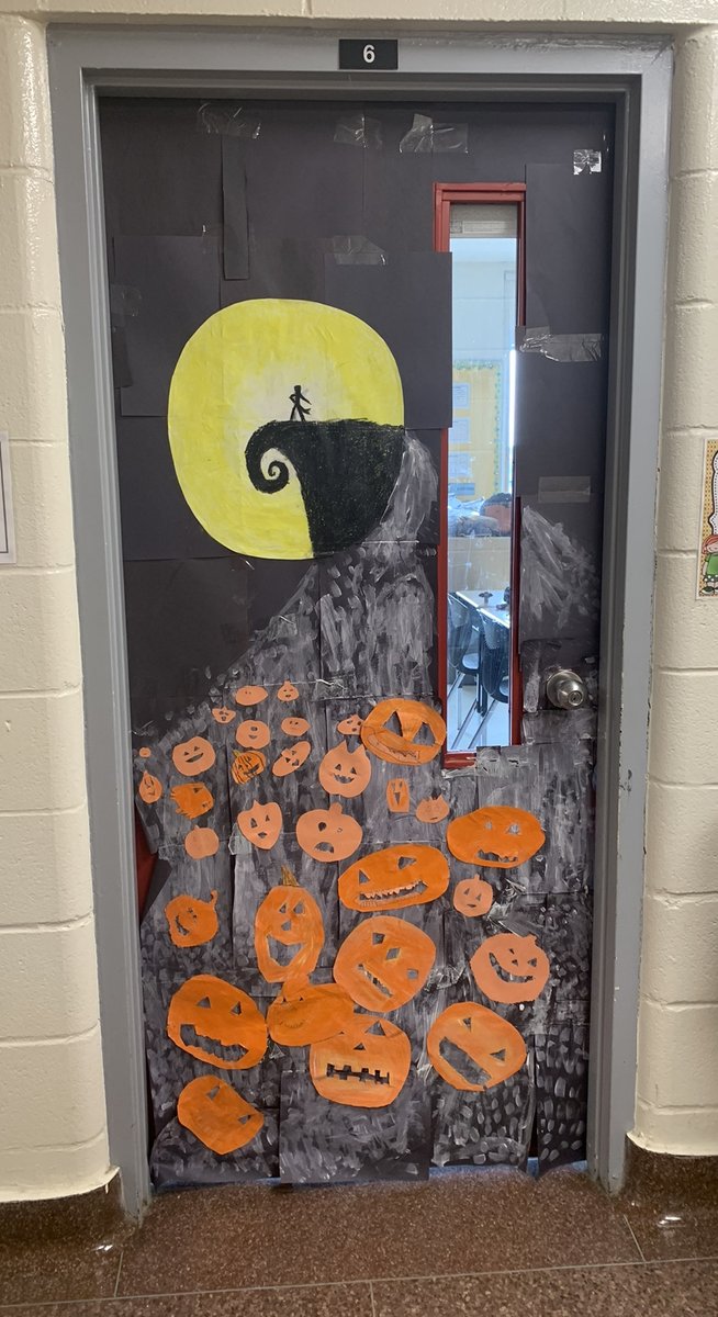 it's been a fantastic week leading up to Hallowe'en today. Check out these pumpkin and door decorations! Prizes were awarded to classrooms today before our annual parade.