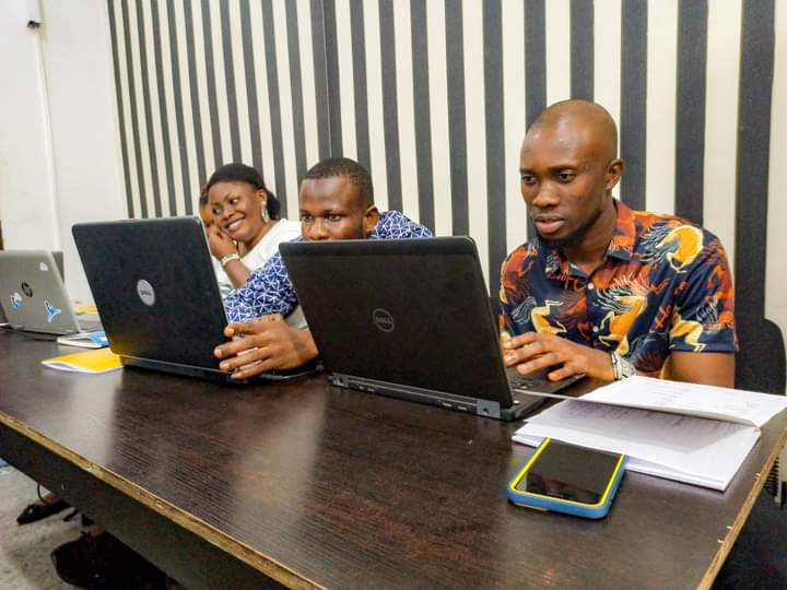 etukanietie's tweet photo. When people ask?
"How did the class go?",
I simply say,
"Follow the expression."
π· credit: ipac pictures.
#web #design #html #css #javascript #frontend #skillahead #teencoders #cohort2 #girlscancode #womenintech https://t.co/GQLKrWN09x