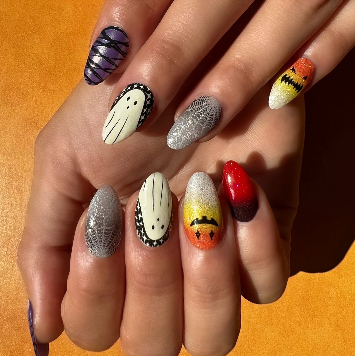 colorstreet's tweet photo. 👻 Happy Halloween! 🎃 We hope you have a  spooky &amp; safe evening! 🕷

Shades shown: Put It to Rest, Too Ghoul for You, Watch Your Web, Sweet Tooth, Face the Jacks, &amp; Do Your Fang 

Shop now: https://t.co/zWrWtLRu4R https://t.co/ApbjGVXGme