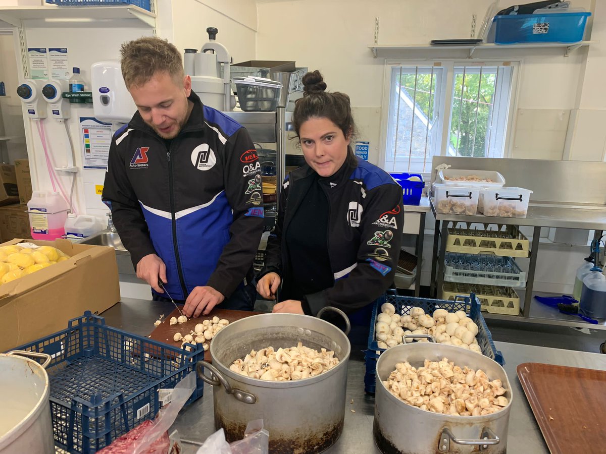 Feeding Communities tweet media