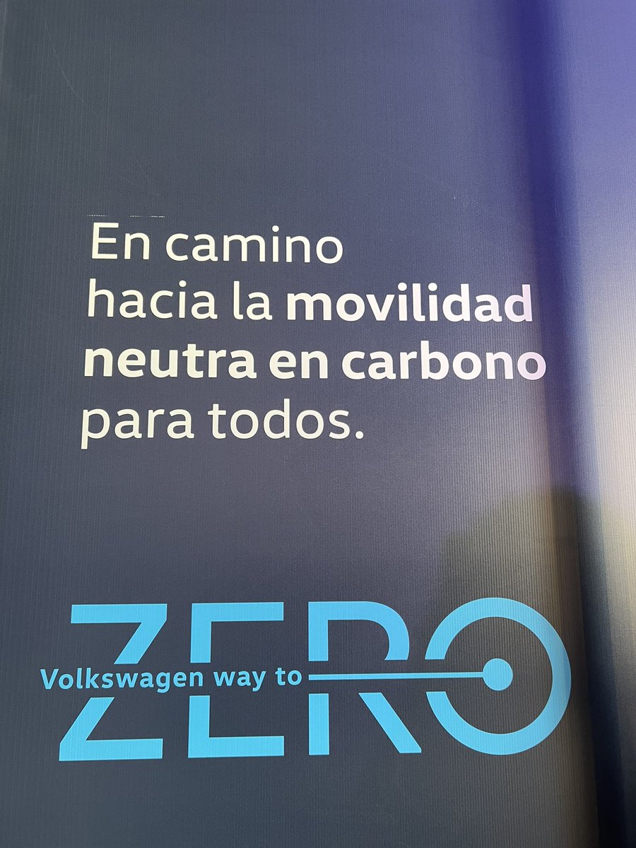 La apuesta es por una contribución a bajar las #emisiones un mix entre #biocombustibles, vehículos eléctricos, para esto VW es líder en el trabajo de lograrlo, un compromiso en #Colombia <a href="/acelerandocol/">acelerando</a> <a href="/VolkswagenCo/">Volkswagen Colombia</a> #lanzamiento