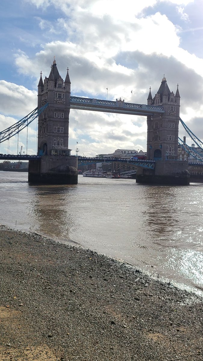 paperized's tweet image. Back in London 🥰