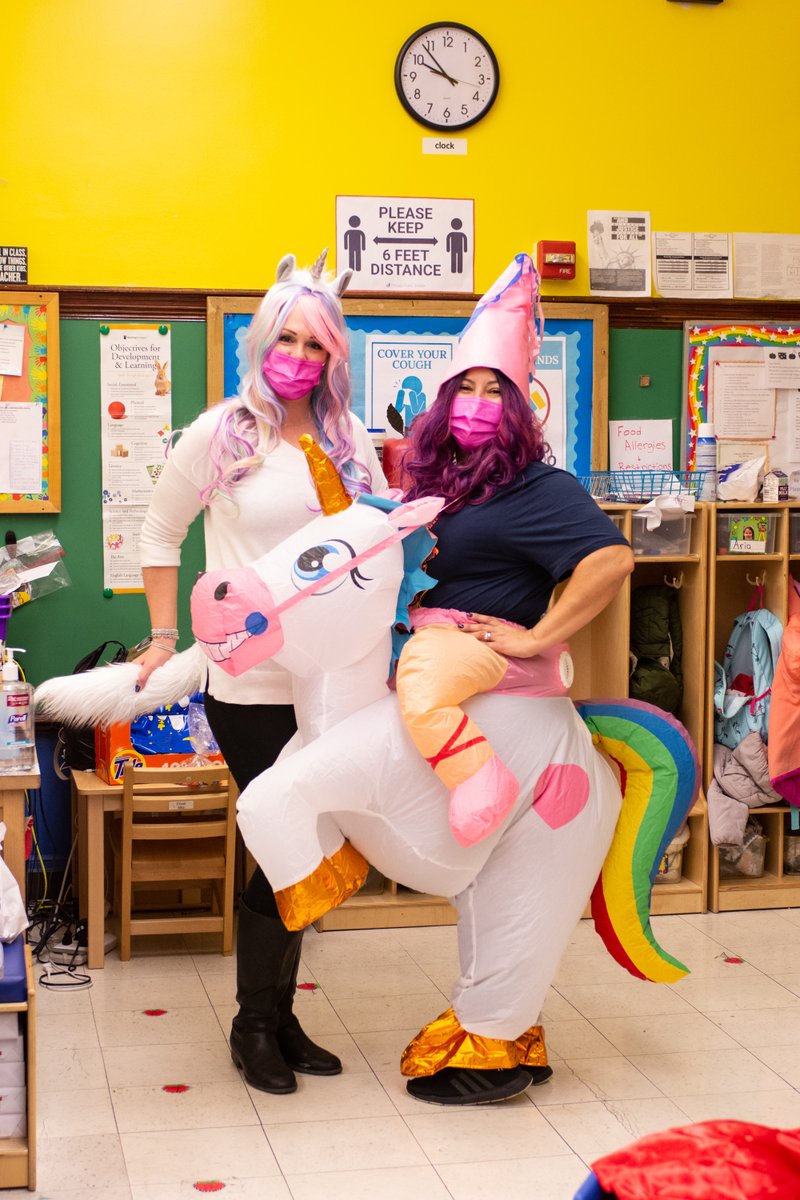 CPS_Lives's tweet photo. Trick-or-treat! 🎃 We're wishing everyone a Happy Halloween!

📸: Lynn Renee Persin x Budlong Elementary School (2021)

#cpslives #chicagopublicschools #chipubschools #chicagoart #chicagononprofit #chicagodcase #dcasegrants #chicagoart #halloween https://t.co/BjfWSZYaj9
