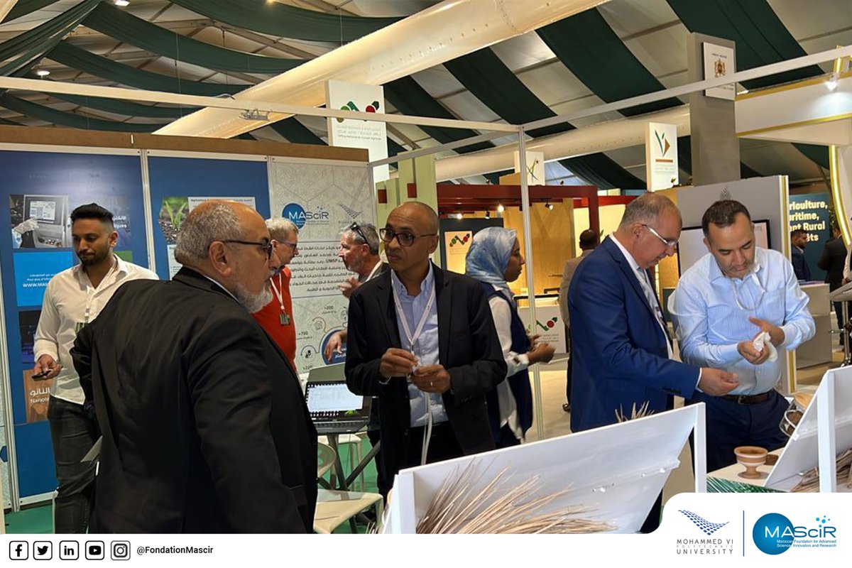 FondationMascir's tweet photo. À l’occasion de la 11ème édition du Salon international des dattes au Maroc, tenue à Erfoud  du 26 au 30 octobre 2022, la Fondation #MAScIR a présenté ses dernières innovations dédiées au développement économique de la filière phoenicicole en collaboration avec l'ANDZOA. https://t.co/se1wDgkTDf