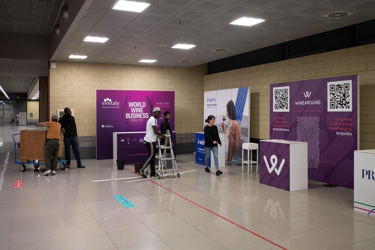 wine2wineVerona's tweet photo. Preparations for #wine2wine2022 are in full swing! Not long now, we can't wait to welcome our guests at PalaExpo! See you soon  🔜💜🍷  @steviekim222 @pressVRfiere @VinitalyTasting @ITAtradeagency @ItalyMFA @newsfromitaly #wine2wine #sharingbusinessideas https://t.co/LXTXEiQZPi