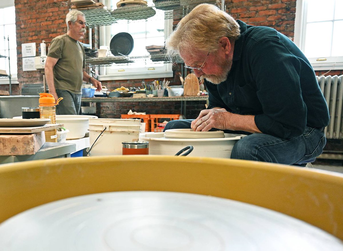 MarylandHall's tweet image. Maryland Hall thanks photographer Paul Gillespie &amp;amp; the Capital Gazette for capturing wonderfully candid photos of one of our adult pottery classes! 

capitalgazette.com/photos/ac-cn-s…

Visit: marylandhall.org/classes/catego…

#annapolis #MarylandHall #potteryclasses #capitalgazette #paulgillespie
