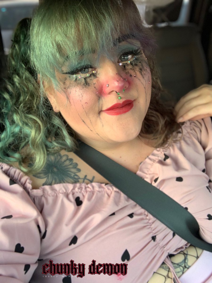 I’m a face fucked doll, I think I could use some more tears 😈 Happy Halloween