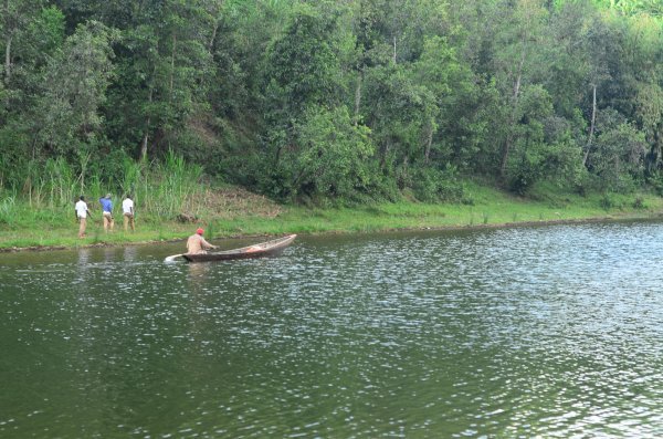 EnviroRwanda's tweet photo. Abakorera umwuga wโuburobyi mu biyaga bya #Burera na #Ruhondo batunga agatoki ababukora mu buryo butemewe bazwi nka ba rushimusi, kuba ba nyirabayazana ku gukendera kโumusaruro wโ#amafi, #indagara nโ#indugu biva muri ibi #biyaga.
Kandaโก๏ธhttps://t.co/6eFDFmDN5f
#REJ https://t.co/CFEl59SJva