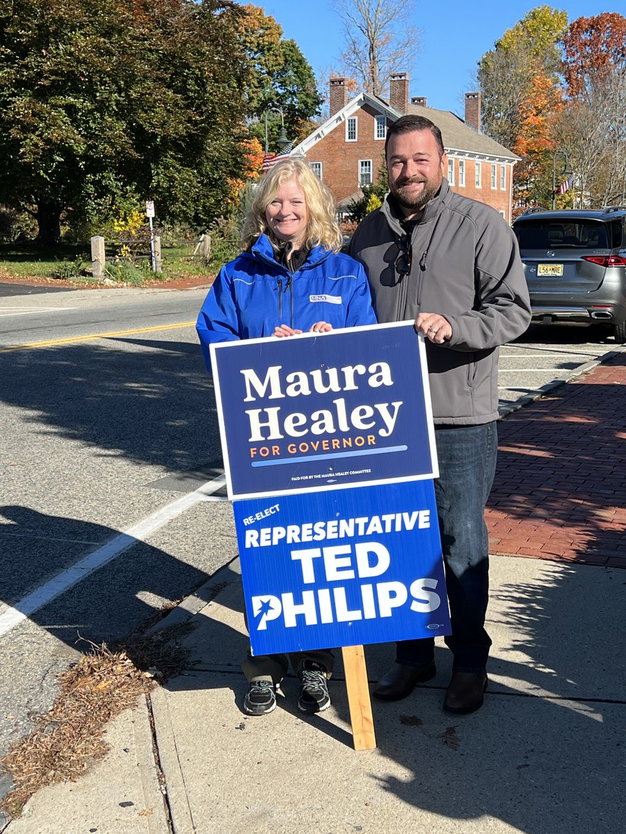 MassNurses's tweet image. MNA joining @TedPhilips on the campaign trail this weekend.