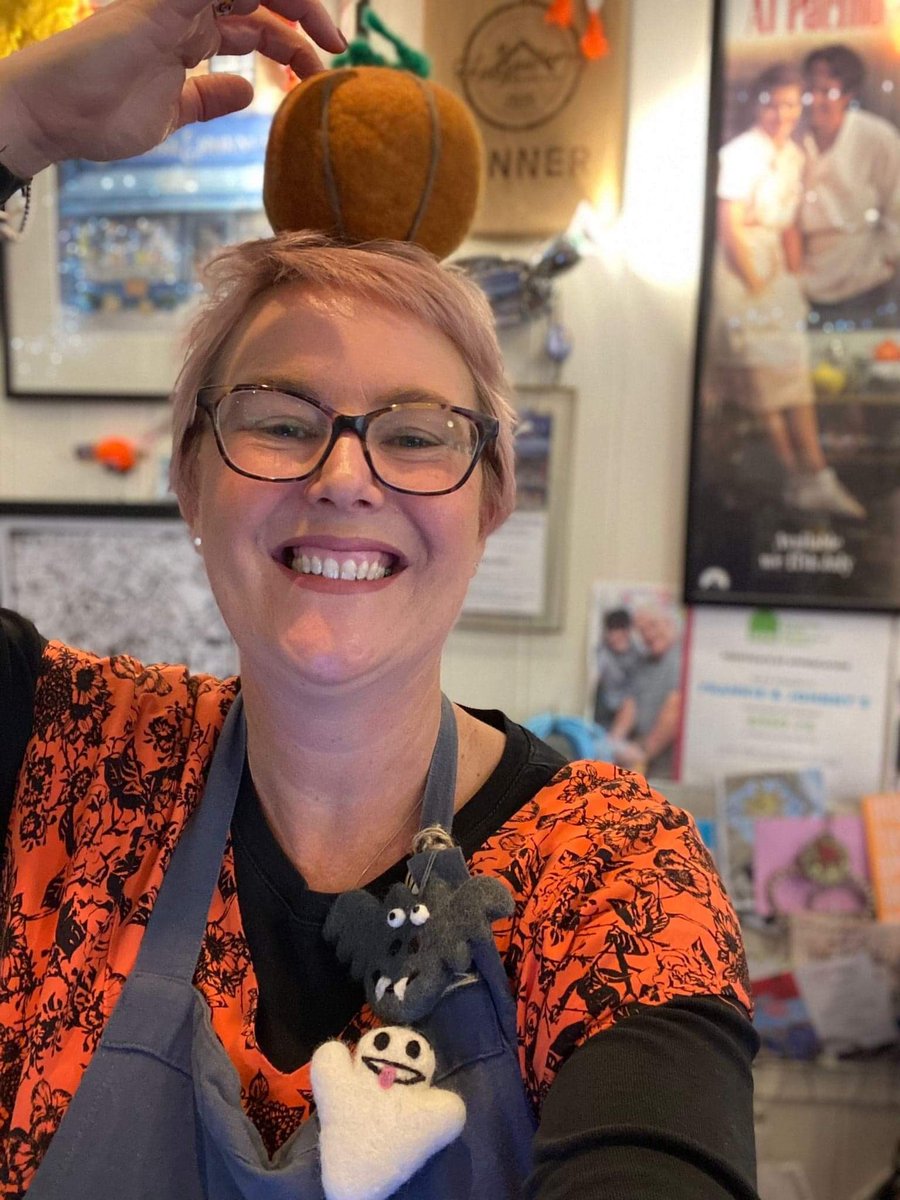 fjcookshop's tweet photo. #HappyHalloween and @cheedycat is fully getting #spooked up ! #BishyRoadShopping #IndieYork #ChristmasIsNext π https://t.co/OSJ6PmOca3