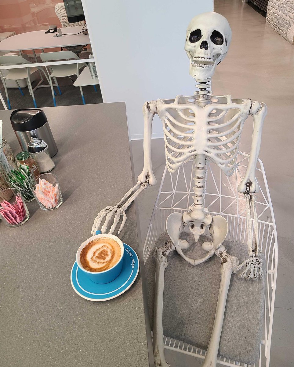 vitalproteins's tweet photo. Well, looks like someone missed their 2 scoops!💀 How are you celebrating #Halloween?! Tell us below.👇 #halloween22 https://t.co/YQbd3ZlUrZ