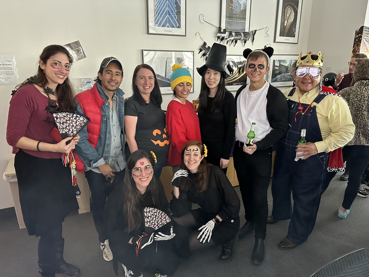 NYUGSOMpathres's tweet photo. Happy #AllHallowsEve from everyone at @NYUGSOM_Path! Here are some photos from our Departmental #Halloween party that showcase our trainees’ creativity when it comes to dress up! 🎃👻💀 #PathTwitter #path2path #pathresidents #PathMatch2023 #PathMatch23 https://t.co/wfxTf8wAcC