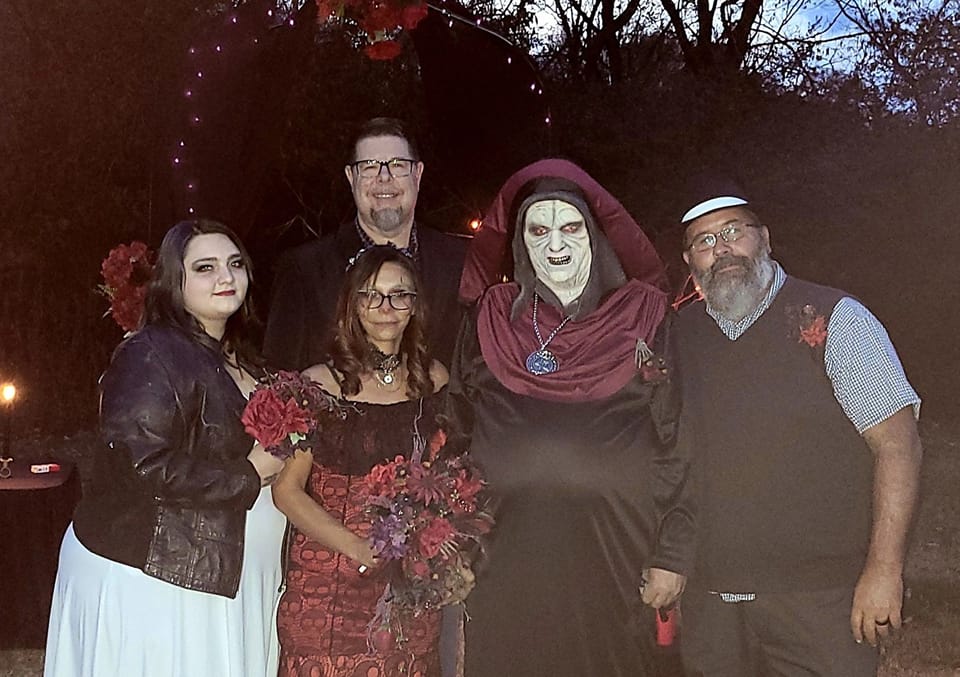 RealDrewBarrett's tweet photo. ALWAYS a good day for a Spooktacular Wedding! Thanks to John &amp; Mary Harrison for letting me be a part of your special day! Questions about your upcoming nuptials or do you want to schedule a consult? 931-414-0108 / https://t.co/4q540apalQ #affordableweddingsbydrew #socialgrizzly https://t.co/YQeAzrdZGS
